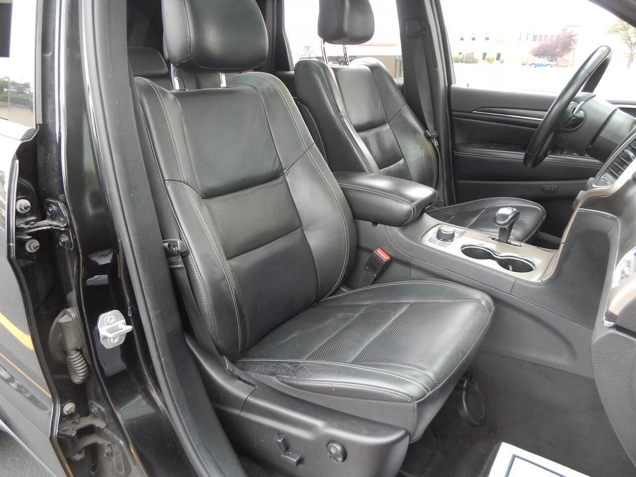 Used 2015 Jeep Grand Cherokee Limited w/ Luxury Group II AWD/4WD image 40