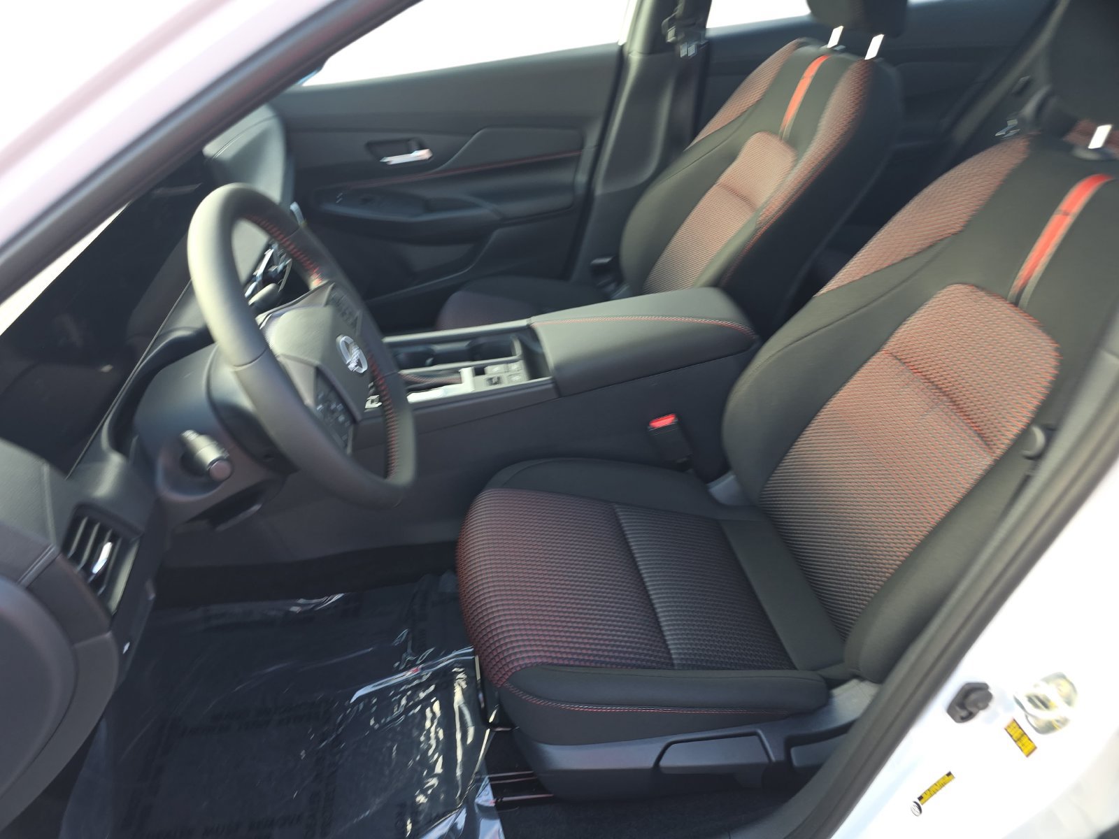 New 2027 Nissan Sentra SR w/ Floor Mat Package FWD image 15