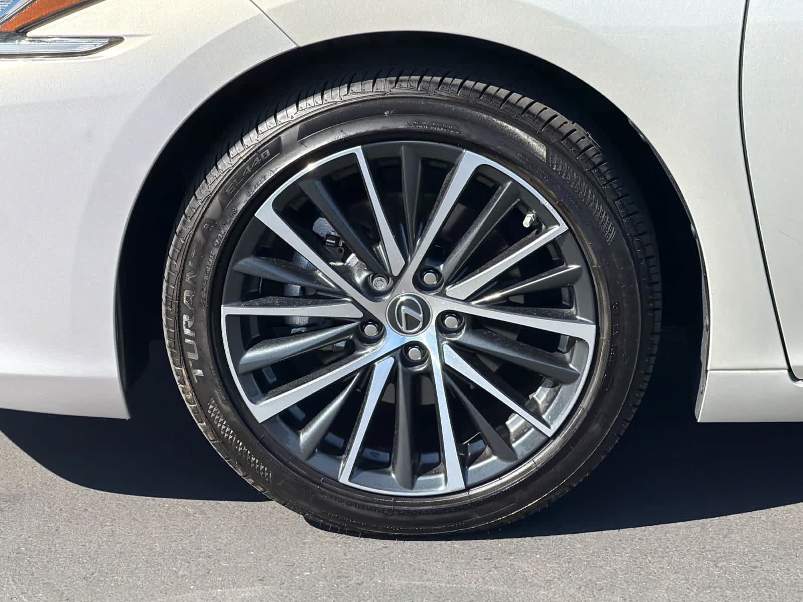 Certified 2024 Lexus ES 300h w/ Premium Package FWD image 29