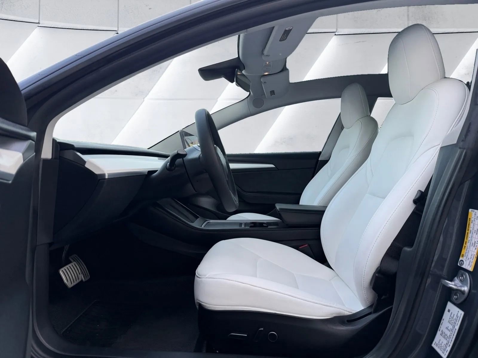 Used 2022 Tesla Model 3 Performance image 9