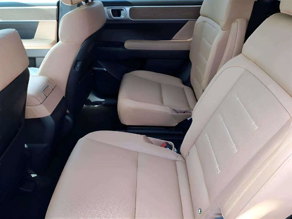 New 2026 Hyundai Santa Fe Calligraphy FWD image 11