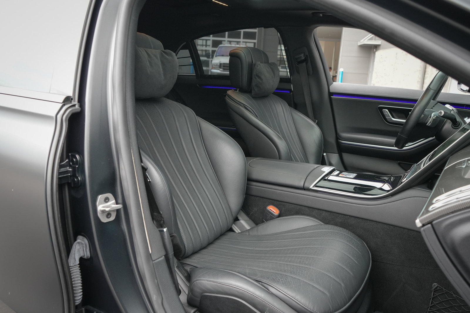 Used 2023 Mercedes-Benz S 580e 4MATIC Sedan w/ AMG Line image 40