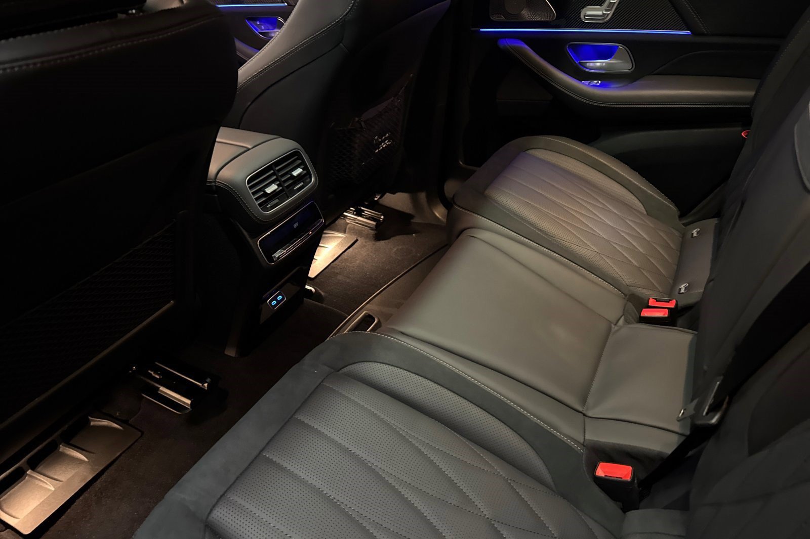 New 2026 Mercedes-Benz GLS 63 AMG 4MATIC image 16