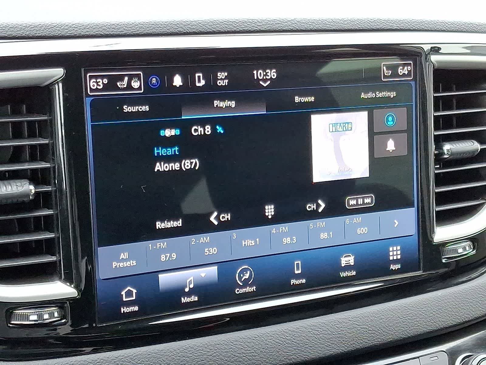 Used 2023 Chrysler Pacifica Touring-L image 16