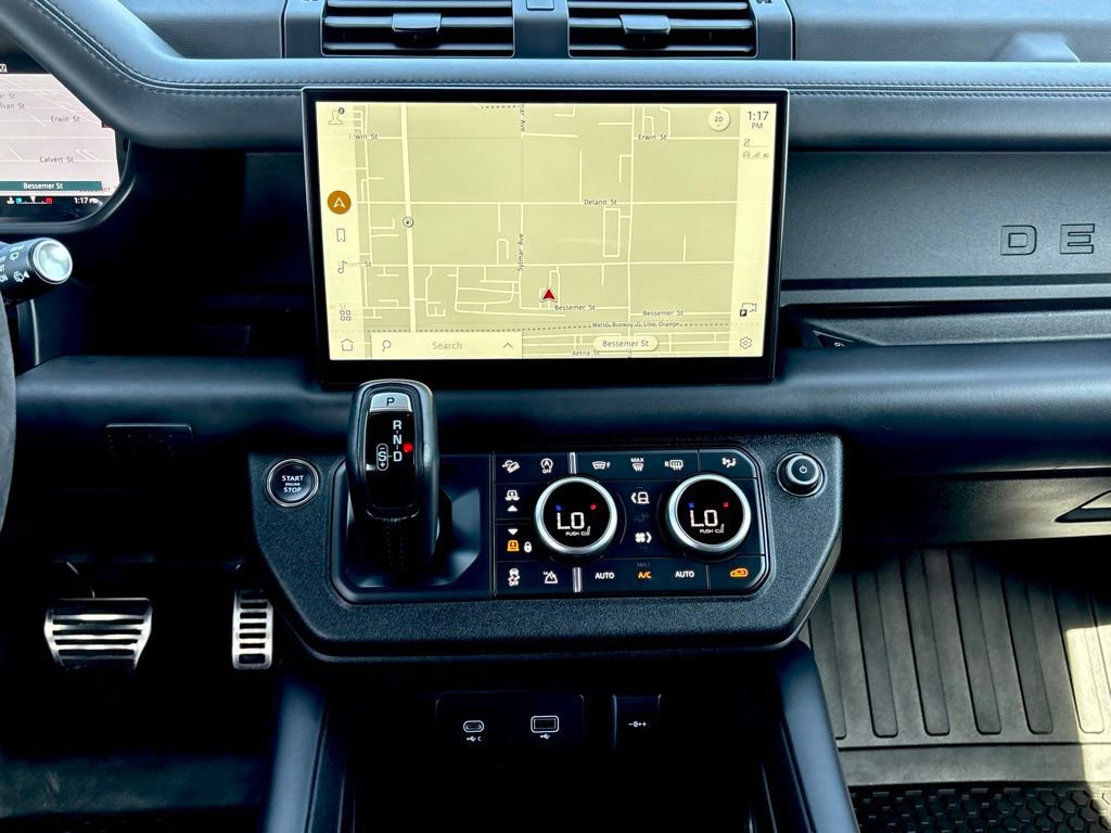 Used 2023 Land Rover Defender 110 V8 image 25