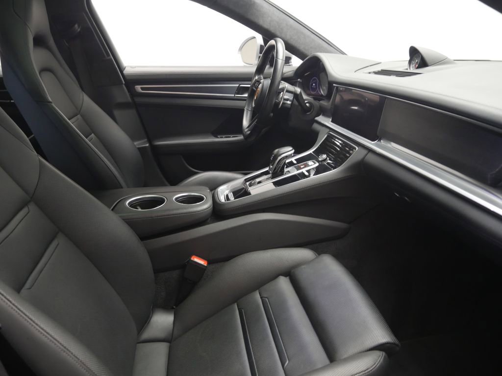 Certified 2022 Porsche Panamera GTS image 23