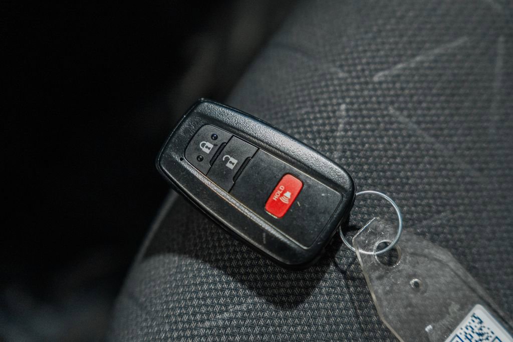 Used 2025 Toyota RAV4 XLE image 44