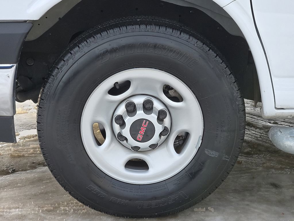 Used 2024 GMC Savana 2500 w/ Driver Convenience Package image 13