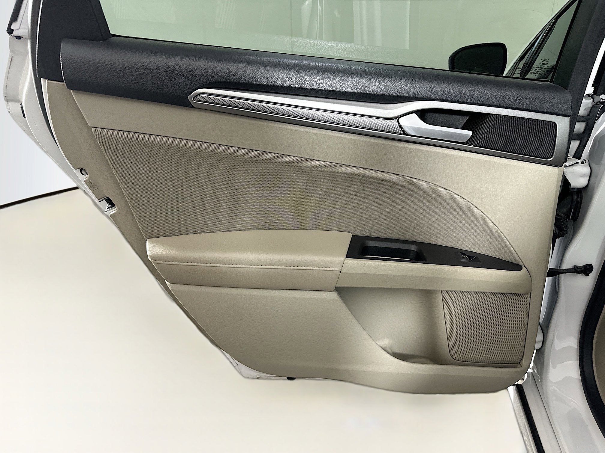 Used 2019 Ford Fusion SE image 26