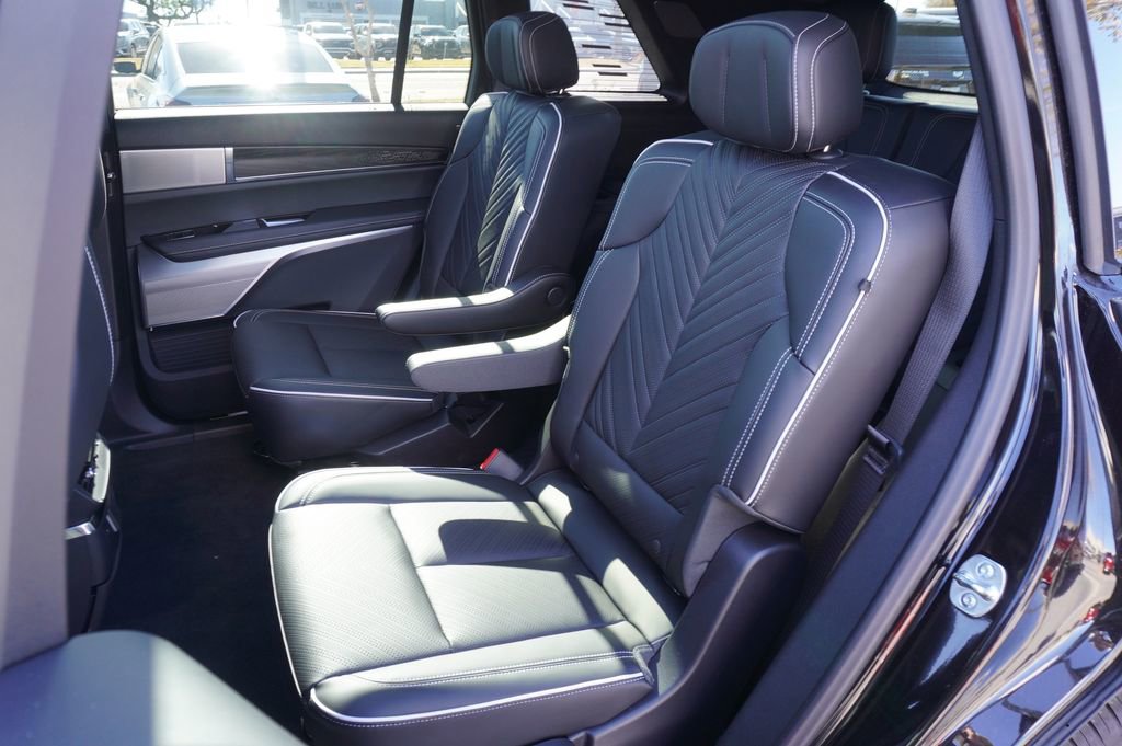 New 2026 Cadillac Vistiq Platinum image 8