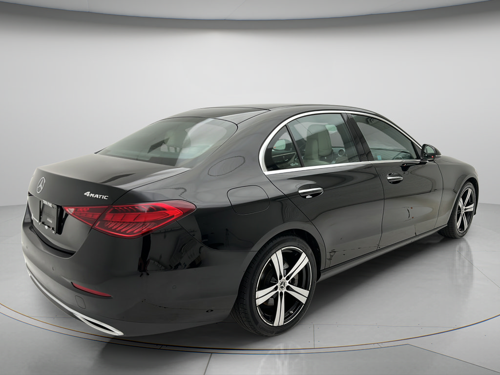 Used 2025 Mercedes-Benz C 300 4MATIC Sedan image 4