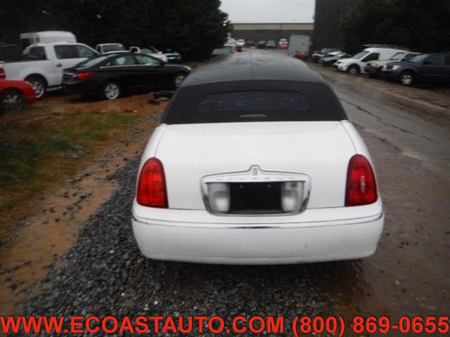 Used 2000 Lincoln Town Car Signature RWD image 6