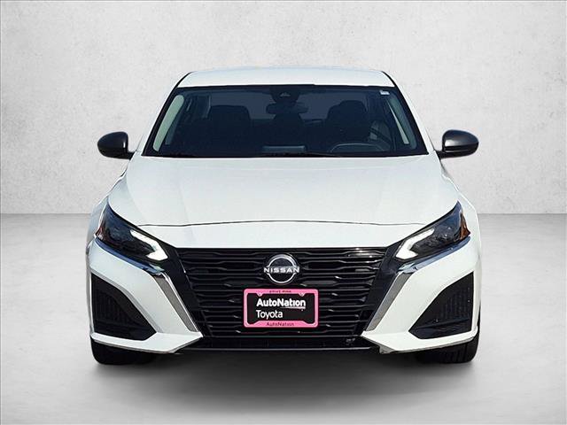 Used 2025 Nissan Altima 2.5 SV FWD image 2