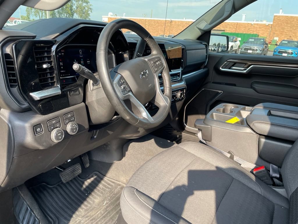 Used 2026 Chevrolet Silverado 1500 RST AWD/4WD image 18