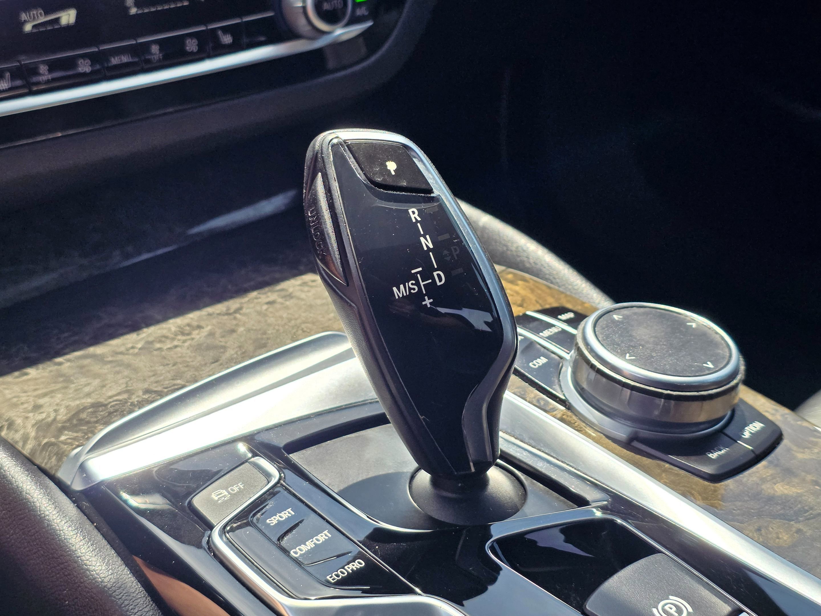 Used 2018 BMW 530i RWD image 34