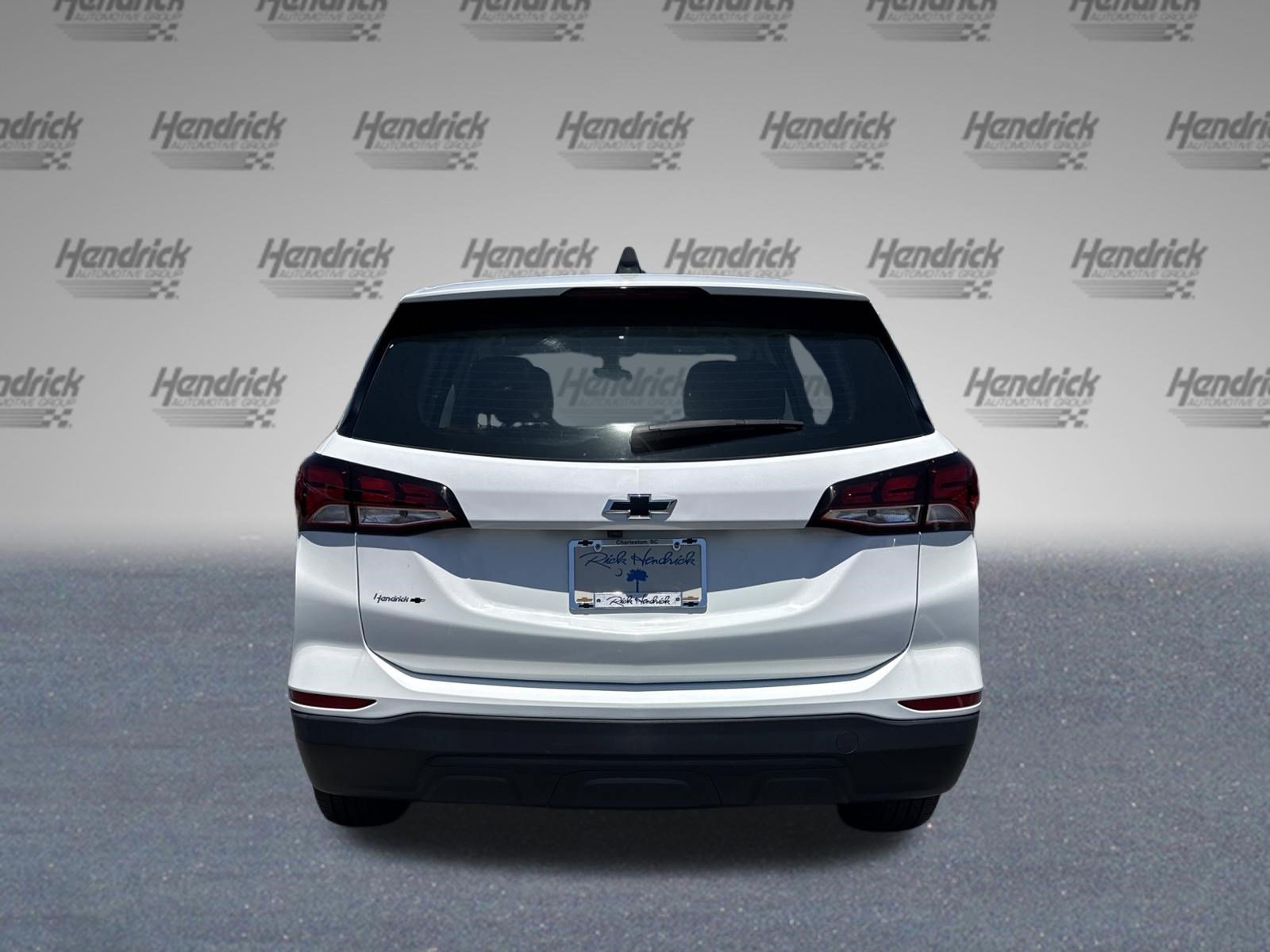 Used 2023 Chevrolet Equinox LS w/ Midnight Edition FWD image 9