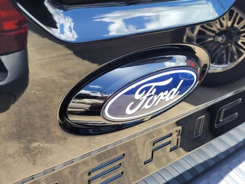 New 2025 Ford Maverick XLT w/ XLT Luxury Package FWD image 10