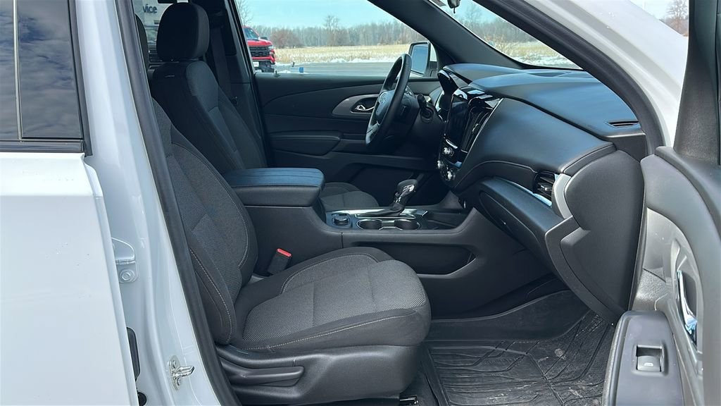Certified 2023 Chevrolet Traverse LT w/ Midnight/Sport Edition image 34