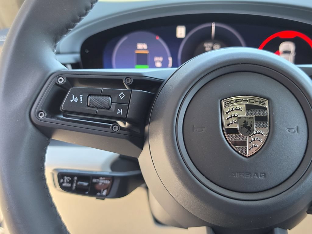 Certified 2025 Porsche Macan Turbo Electric AWD/4WD image 29