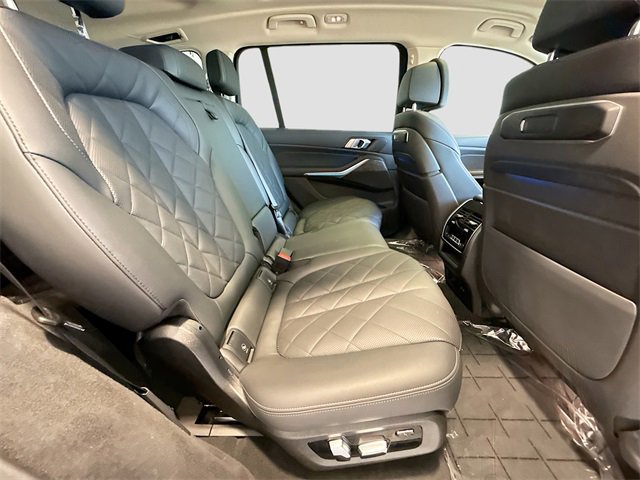 Used 2025 BMW X7 xDrive40i w/ Climate Comfort Package image 22