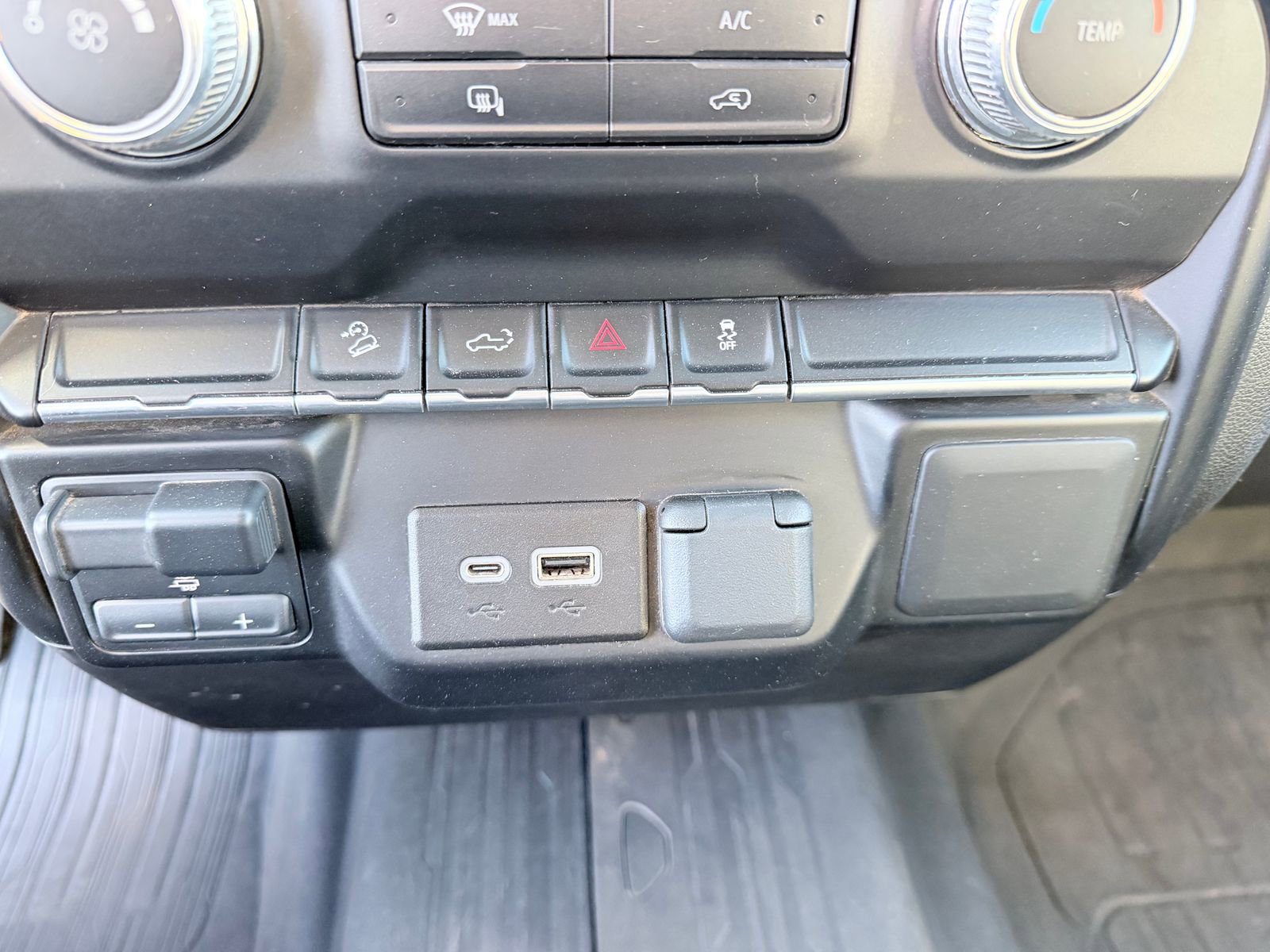 Used 2023 GMC Sierra 3500 SLE w/ X31 Off-Road Package image 16