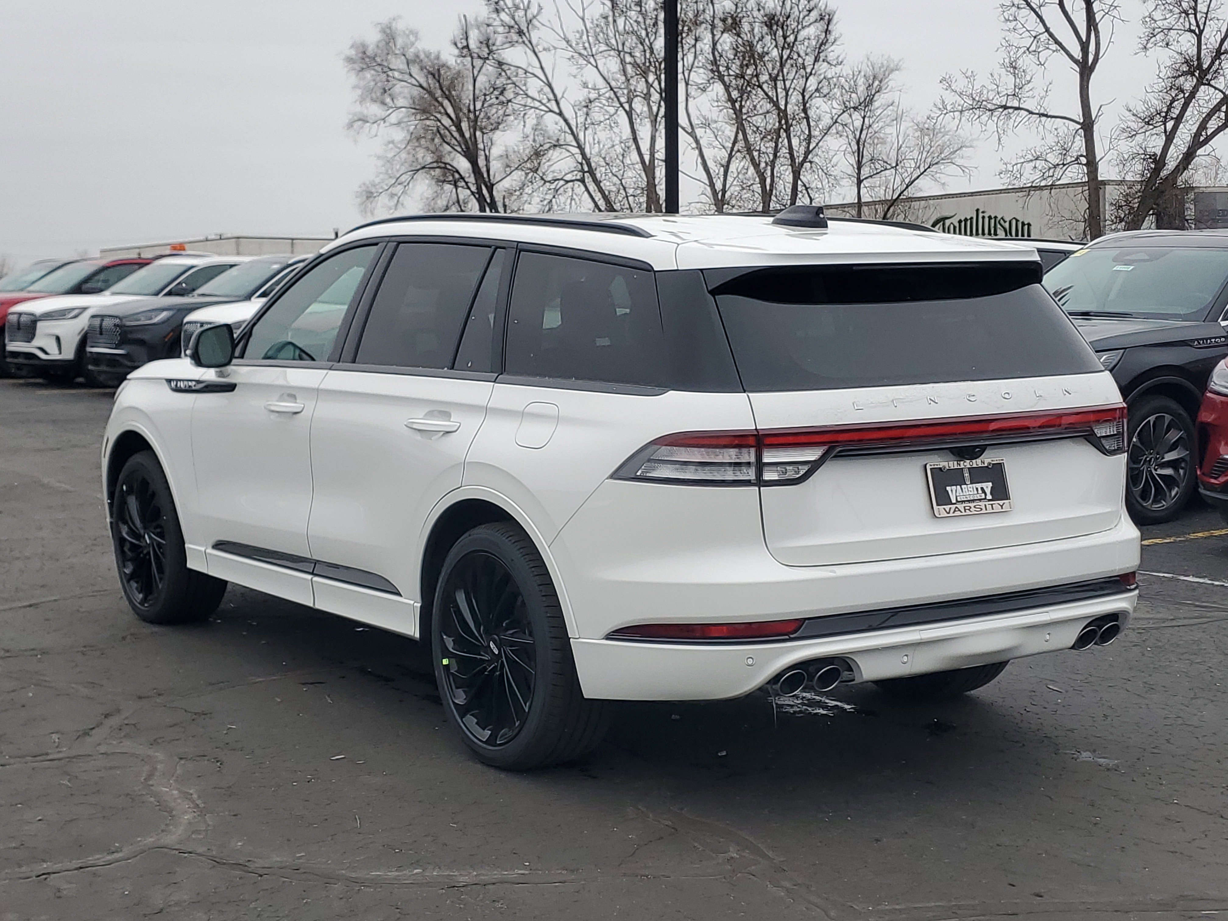 New 2026 Lincoln Aviator Reserve w/ Jet Appearance Package image 3
