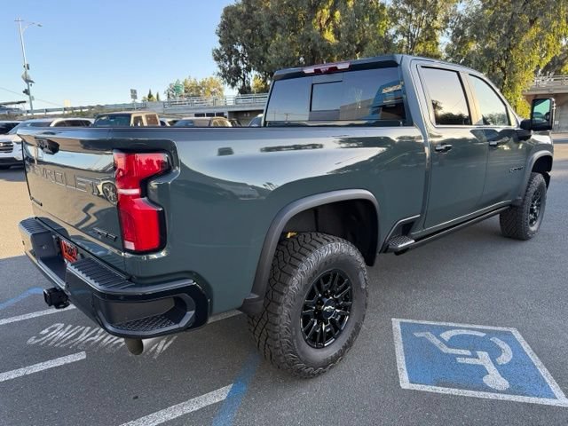 New 2026 Chevrolet Silverado 2500 ZR2 w/ LPO, Dark Essentials Package AWD/4WD image 9