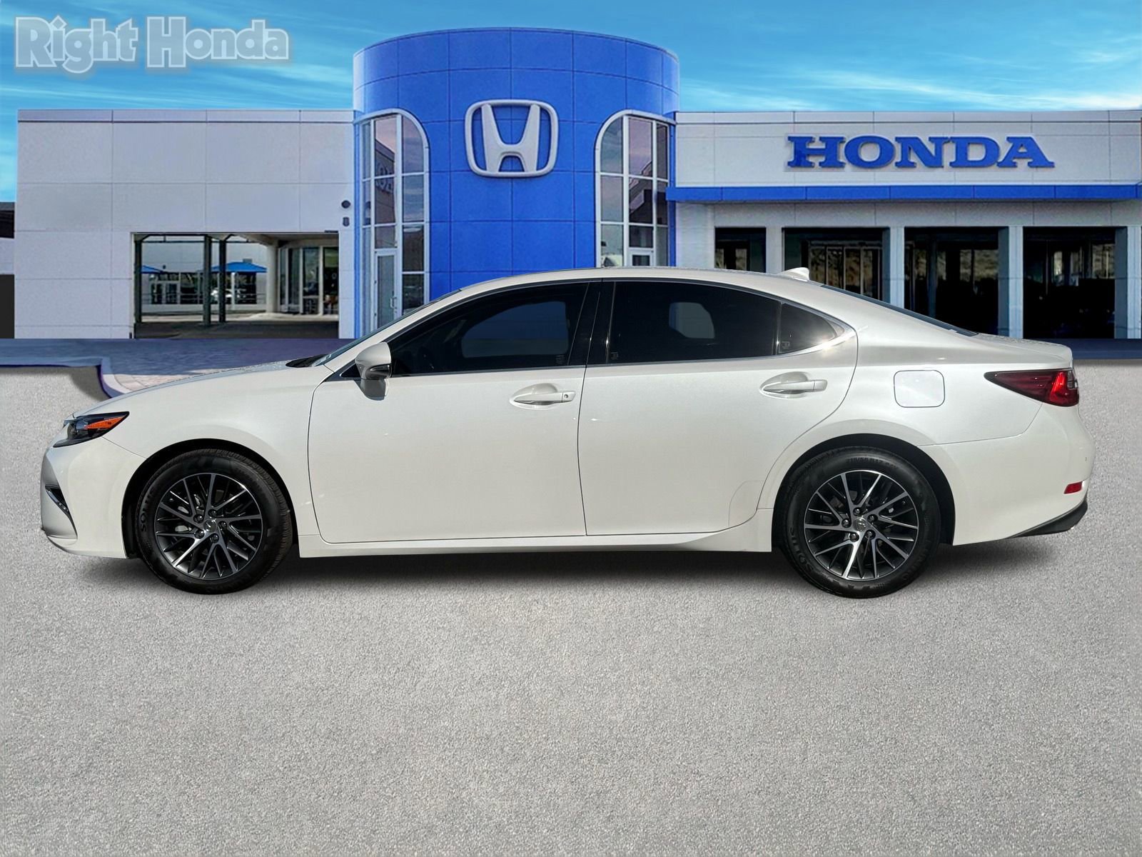 Used 2017 Lexus ES 350 w/ Premium Package image 3