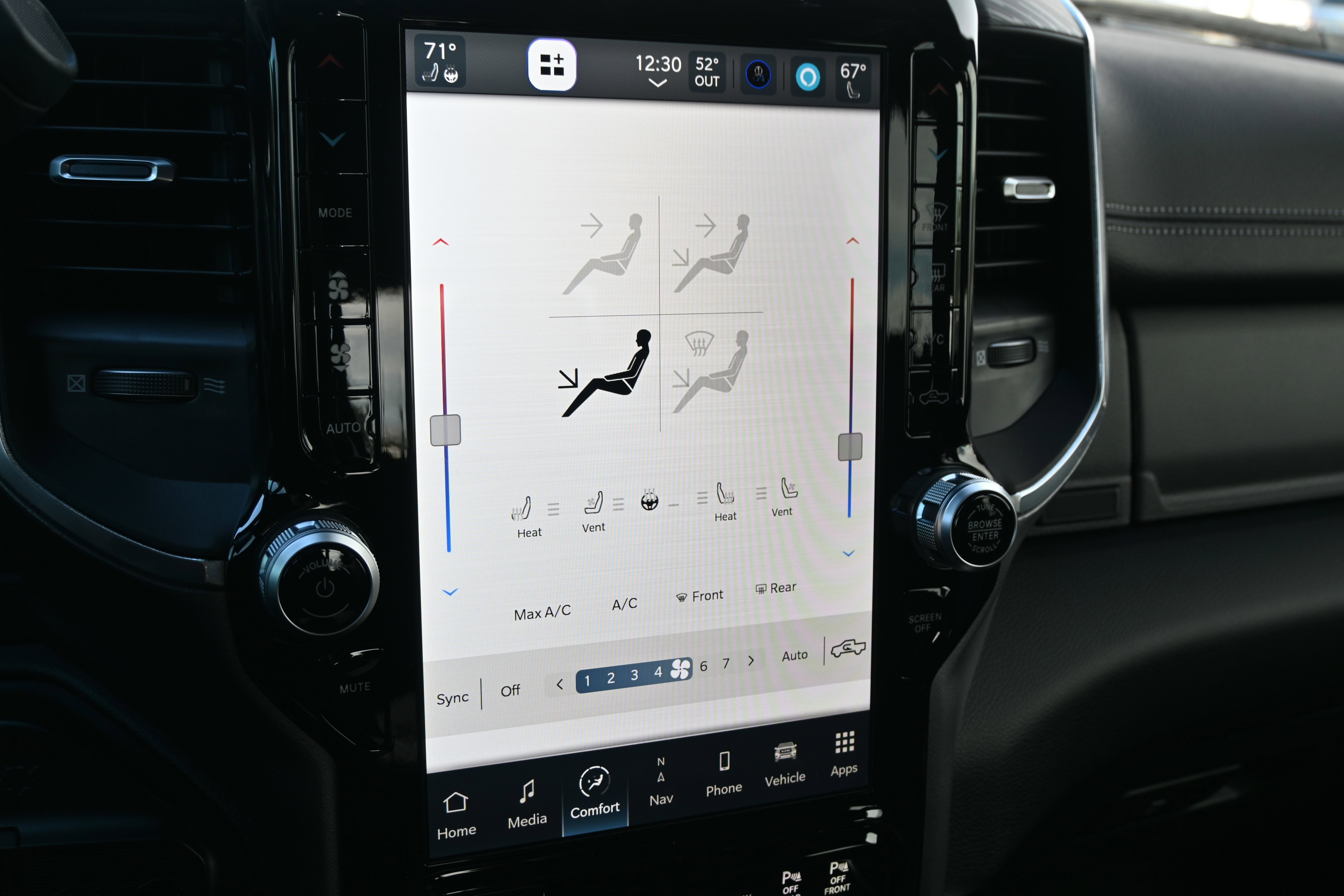 Used 2024 RAM 2500 Laramie w/ Sport Appearance Package image 22