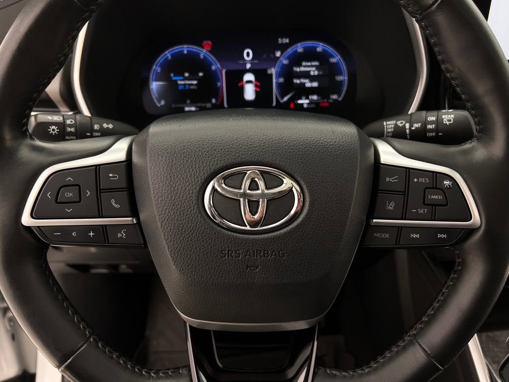 Used 2023 Toyota Highlander Limited image 17