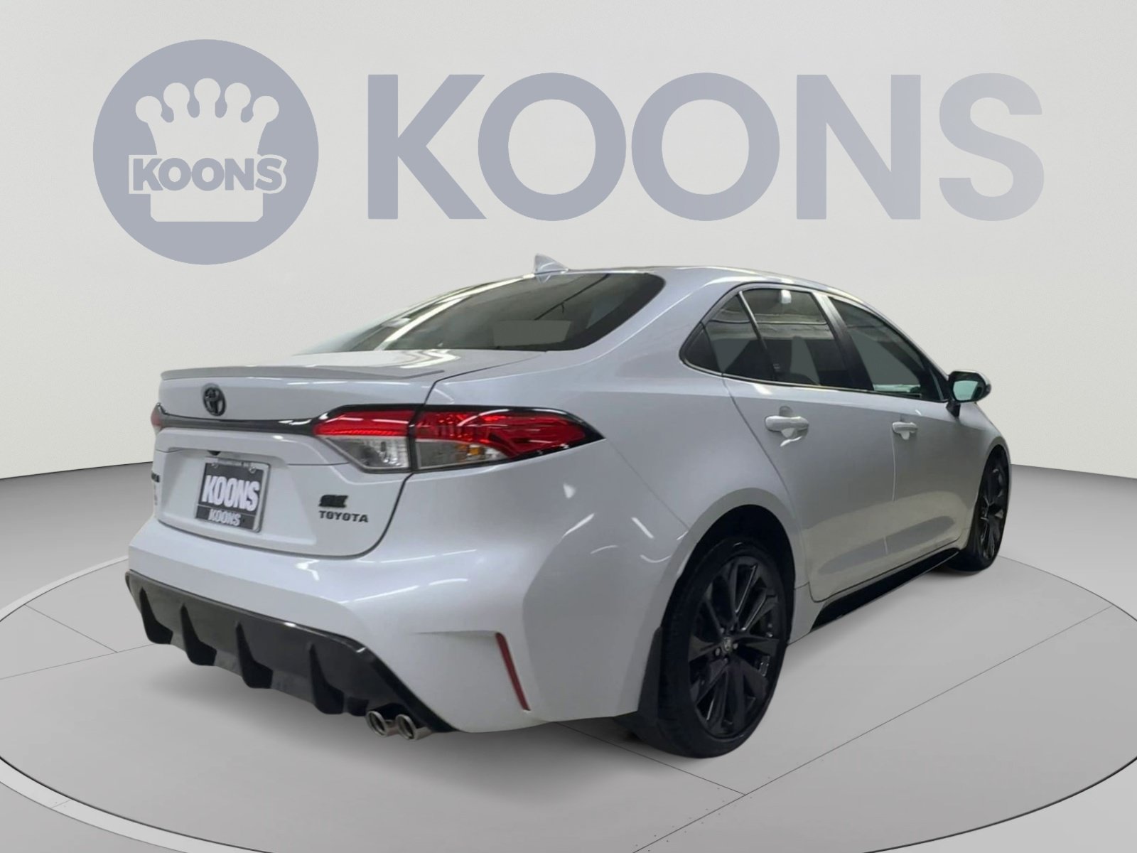 Used 2024 Toyota Corolla SE w/ SE Convenience Package FWD image 11