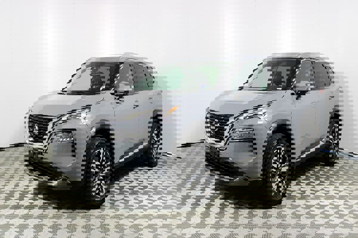 Used 2023 Nissan Rogue SL w/ SL Premium Package image 32