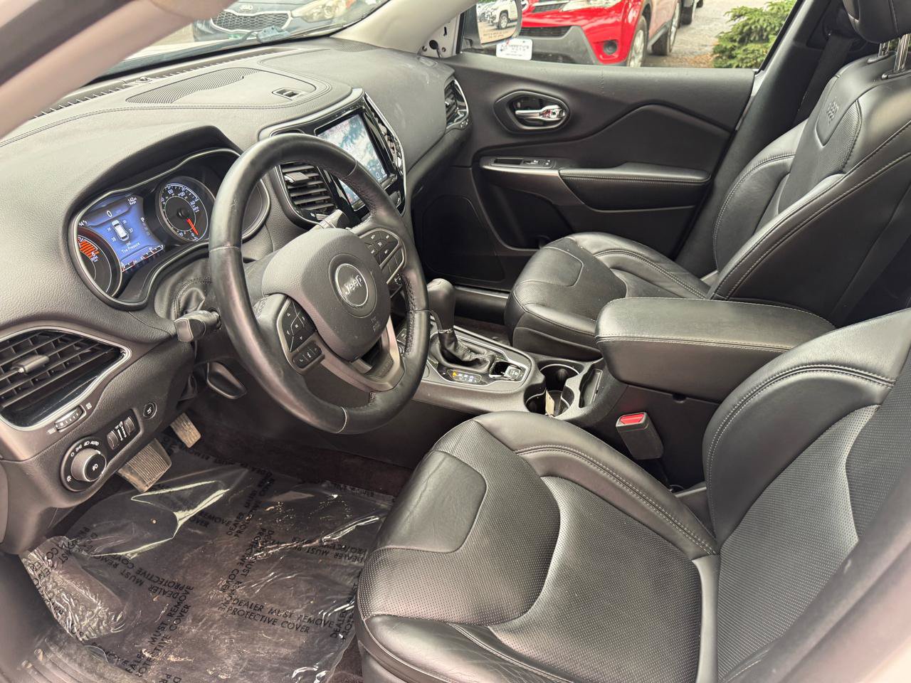 Used 2019 Jeep Cherokee Limited AWD/4WD image 10