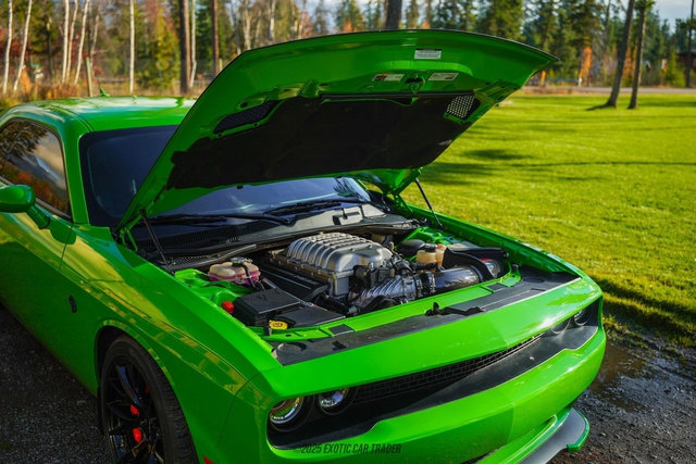 Used 2017 Dodge Challenger SRT Hellcat image 18