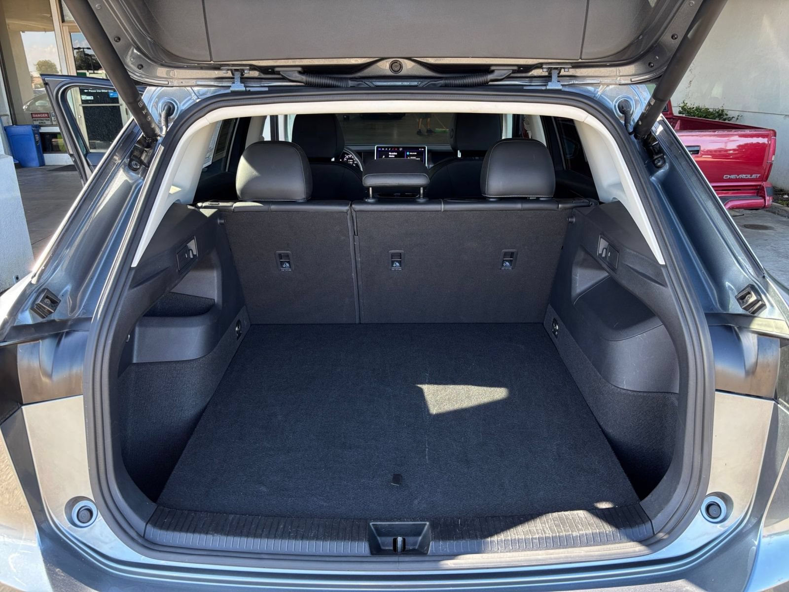 Used 2026 Volkswagen Tiguan SE FWD image 33