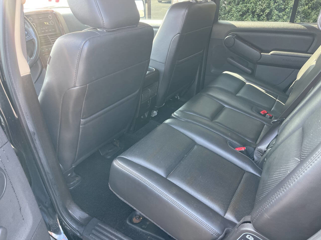 Used 2010 Ford Explorer Limited image 31