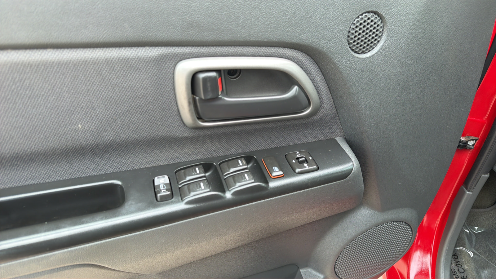Used 2004 Chevrolet Colorado LS AWD/4WD image 19