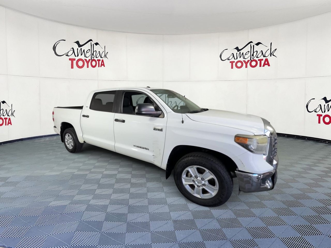 Used 2019 Toyota Tundra SR5 w/ SR5 Convenience Package RWD image 5