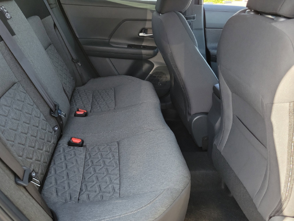 New 2026 Nissan Kicks SV w/ SV Premium Package FWD image 21
