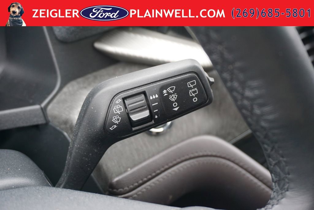 Used 2025 Ford Explorer Platinum w/ LUX Leather Package AWD/4WD image 32