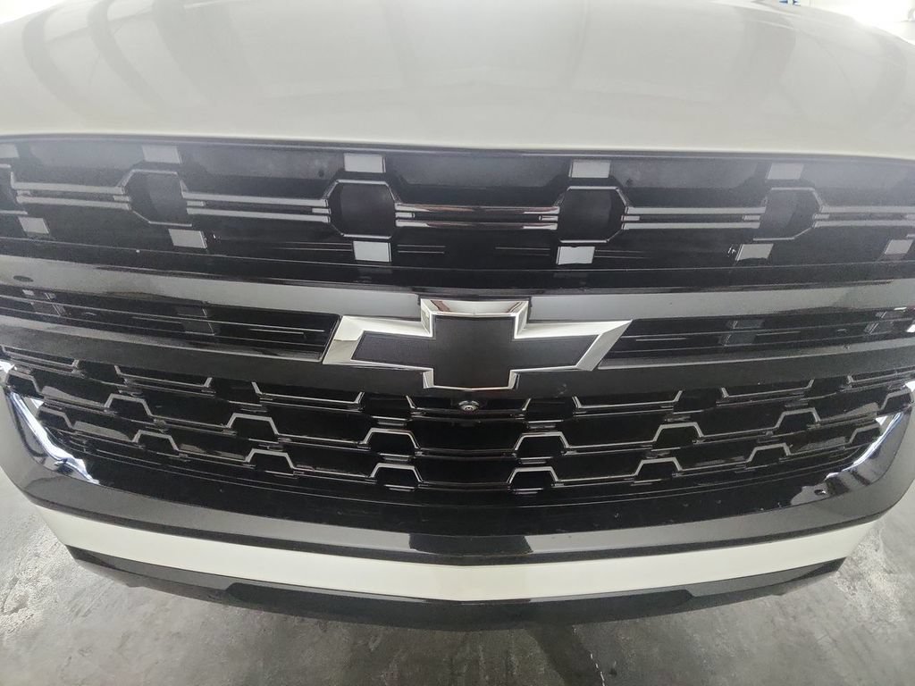 Certified 2023 Chevrolet Tahoe Z71 w/ Luxury Package AWD/4WD image 31