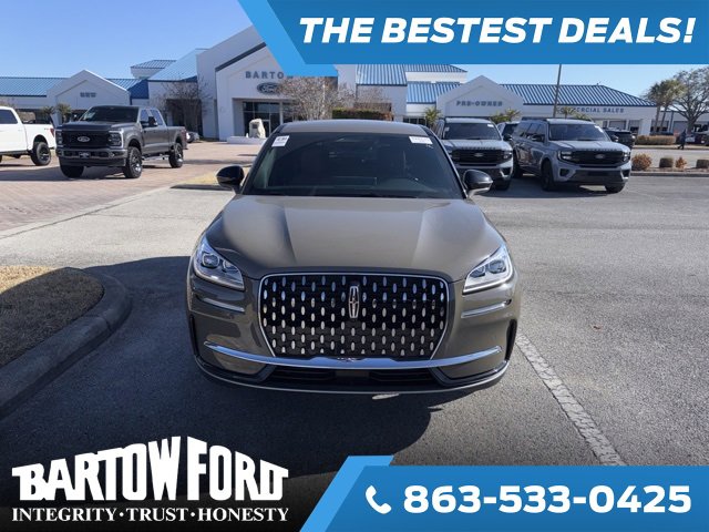 Used 2025 Lincoln Corsair Reserve image 2