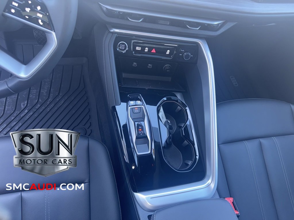 Used 2025 Audi Q5 Premium w/ Convenience Package image 21