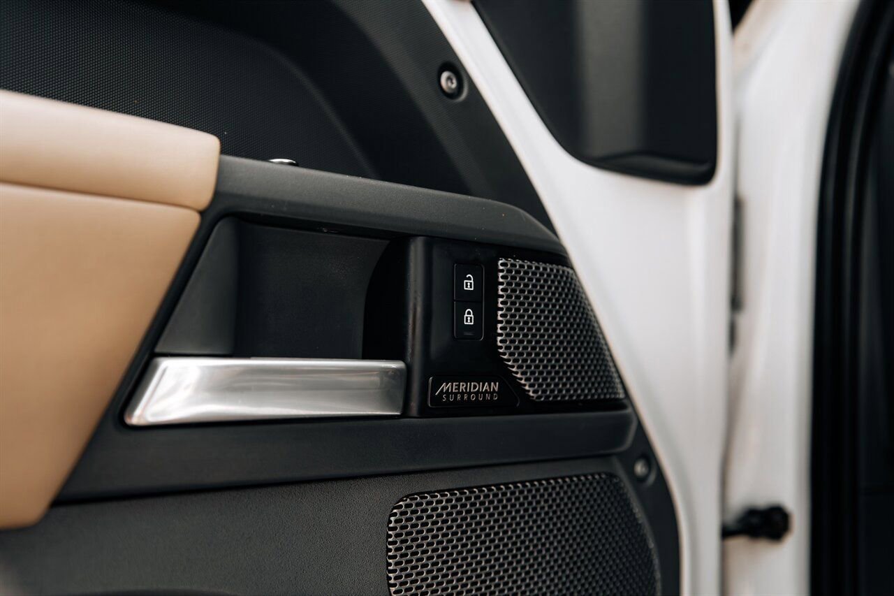 Used 2022 Land Rover Defender 110 X-Dynamic HSE image 19