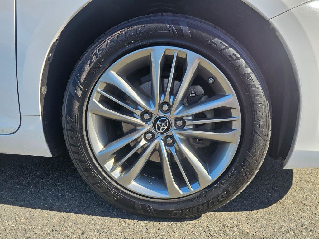 Used 2016 Toyota Camry SE FWD image 11