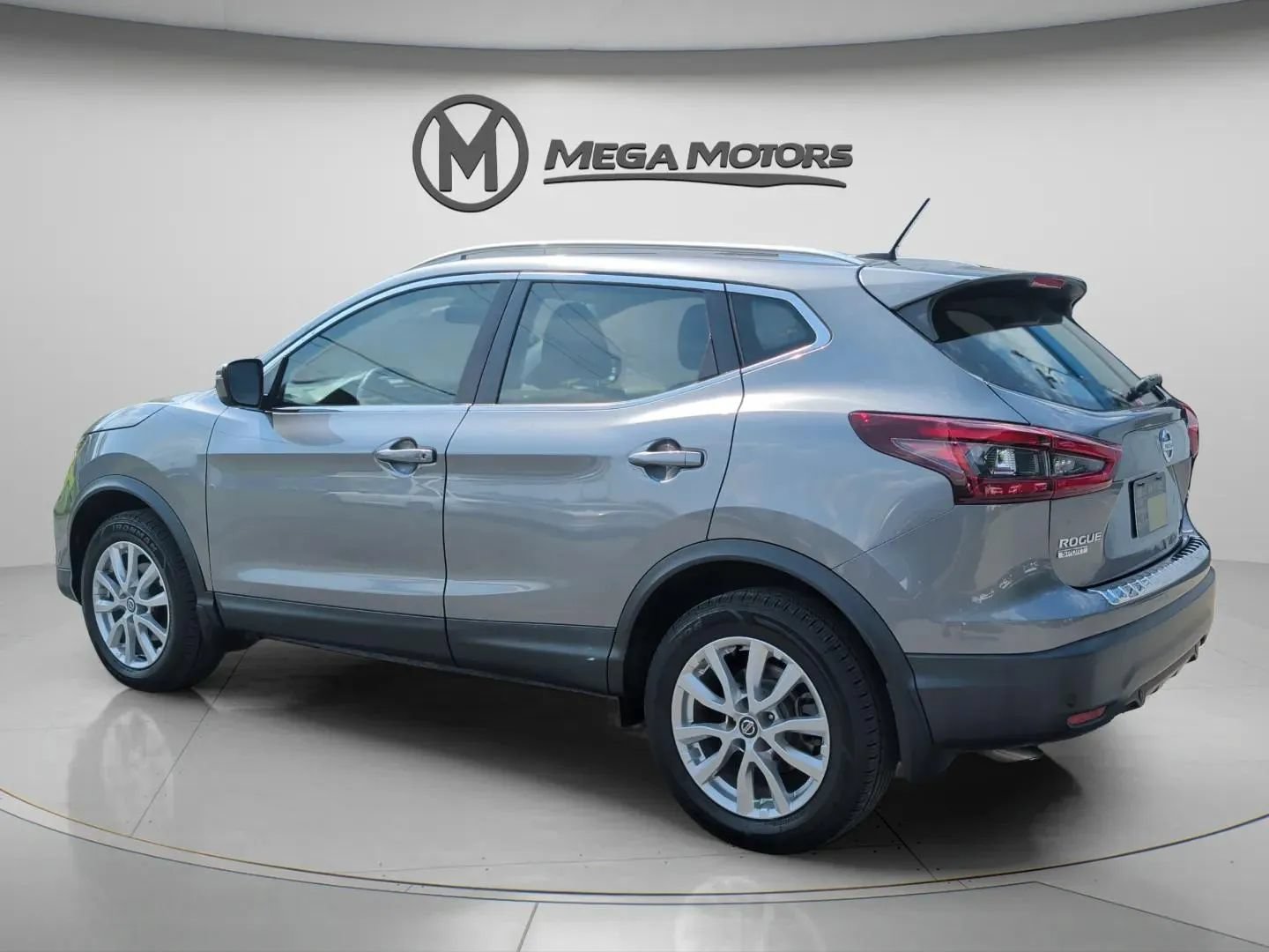 Used 2021 Nissan Rogue Sport SV FWD image 4