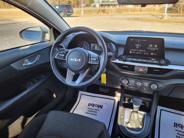 Used 2023 Kia Forte LXS image 15