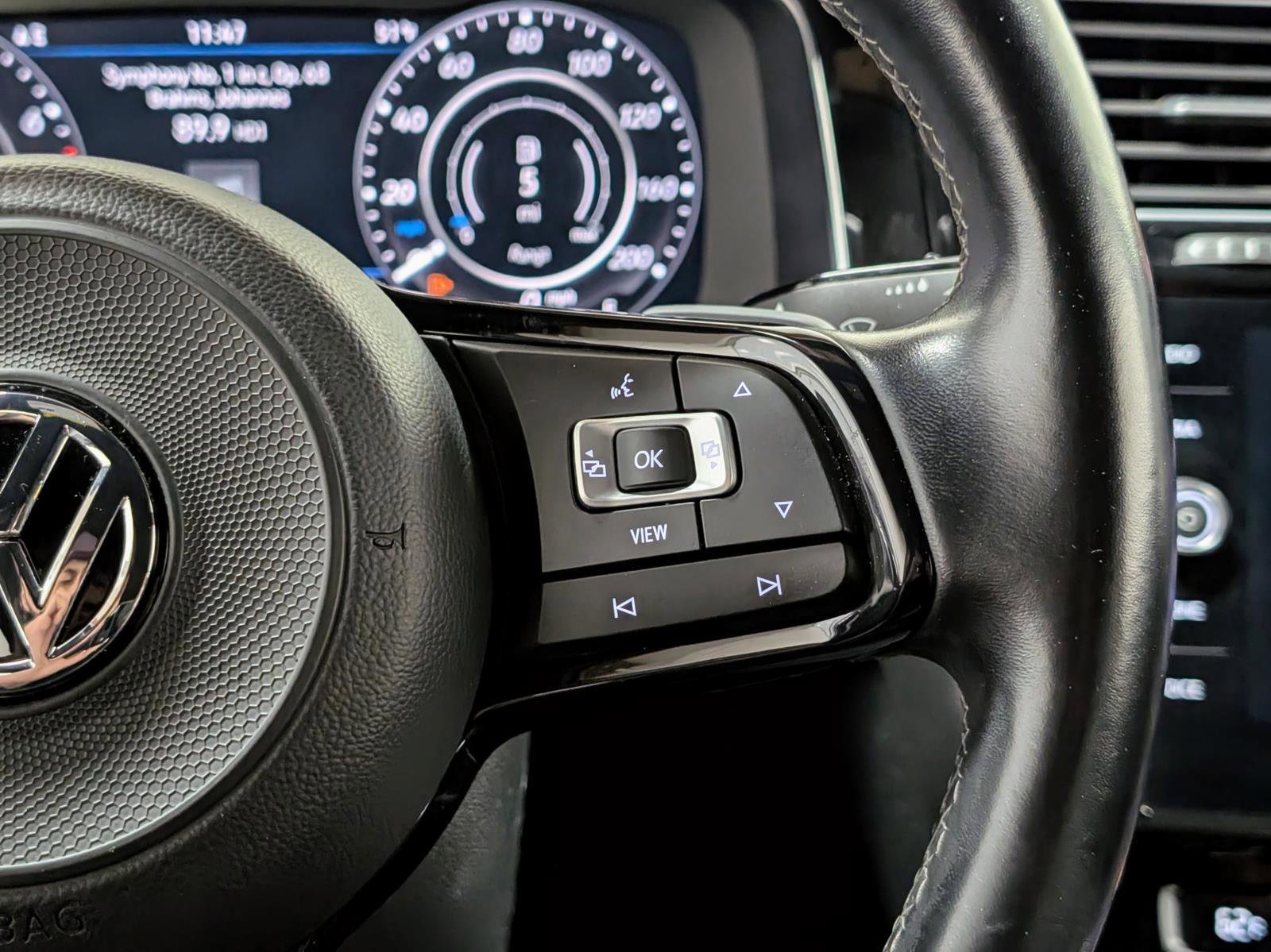 Used 2019 Volkswagen Golf 4-Door image 34