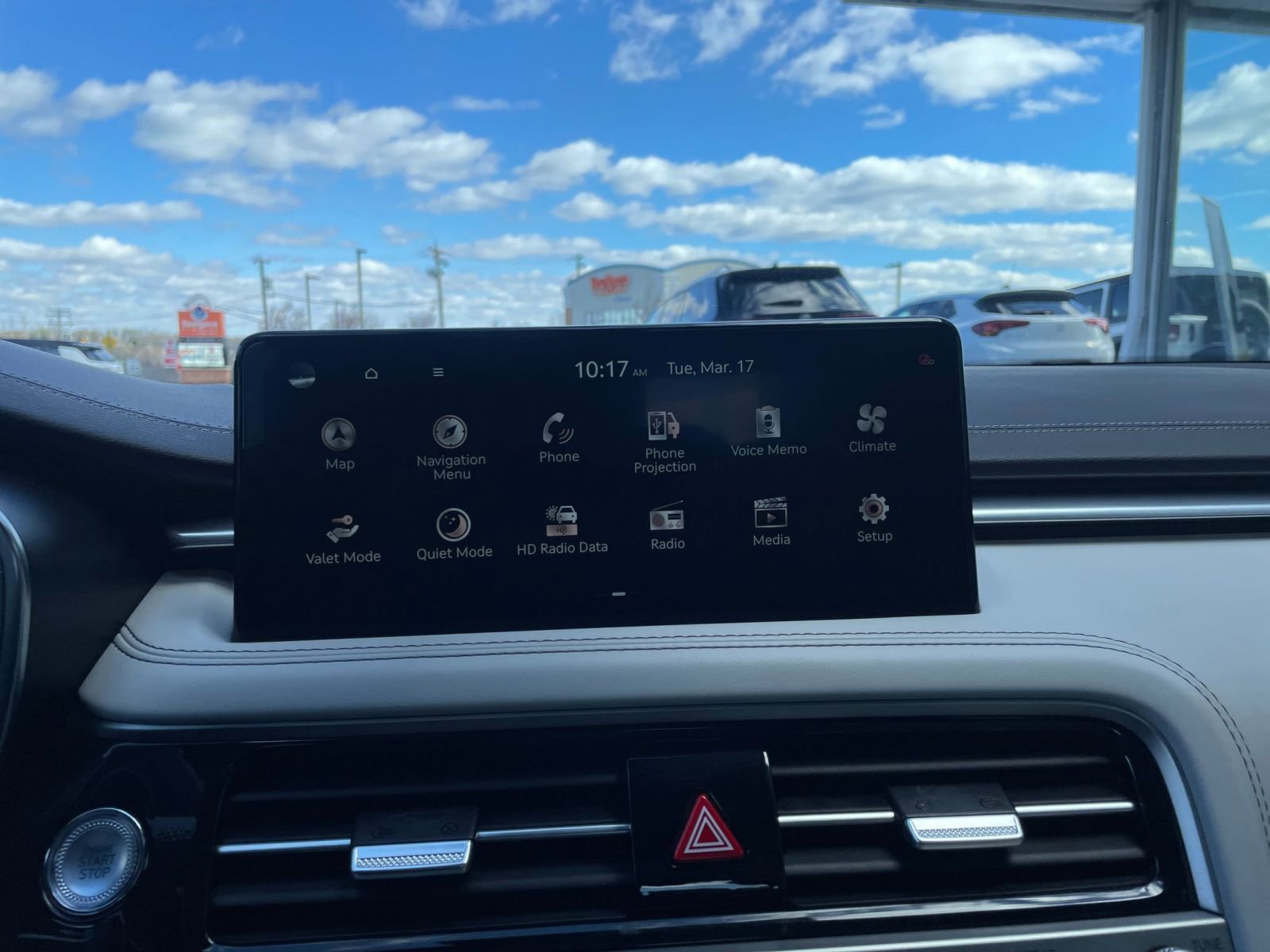 Used 2025 Genesis G70 2.5T image 21