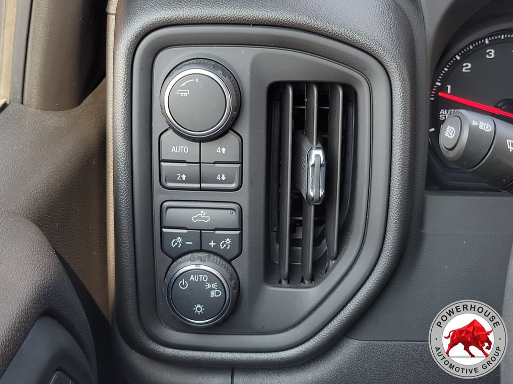 Used 2025 Chevrolet Silverado 1500 Custom Trail Boss w/ LPO, Dark Essentials Package AWD/4WD image 27